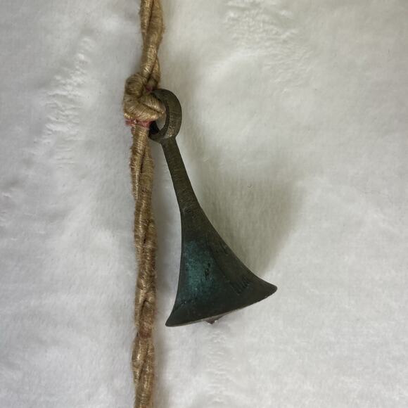 Vintage Rustic Handmade 6 Brass Wind Bells Charms On Rope Great Sound, India - Picture 7 of 11